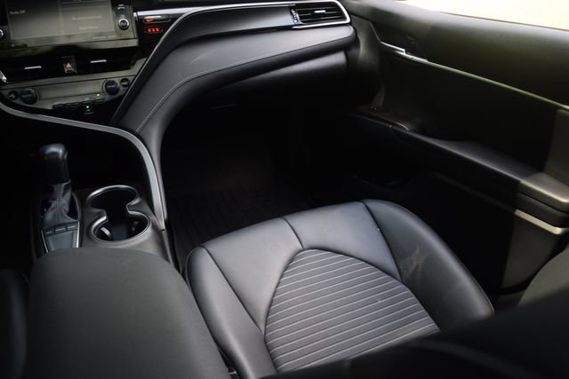 Used 2022 Toyota Camry SE w/ Audio Upgrade Package FWD image 14