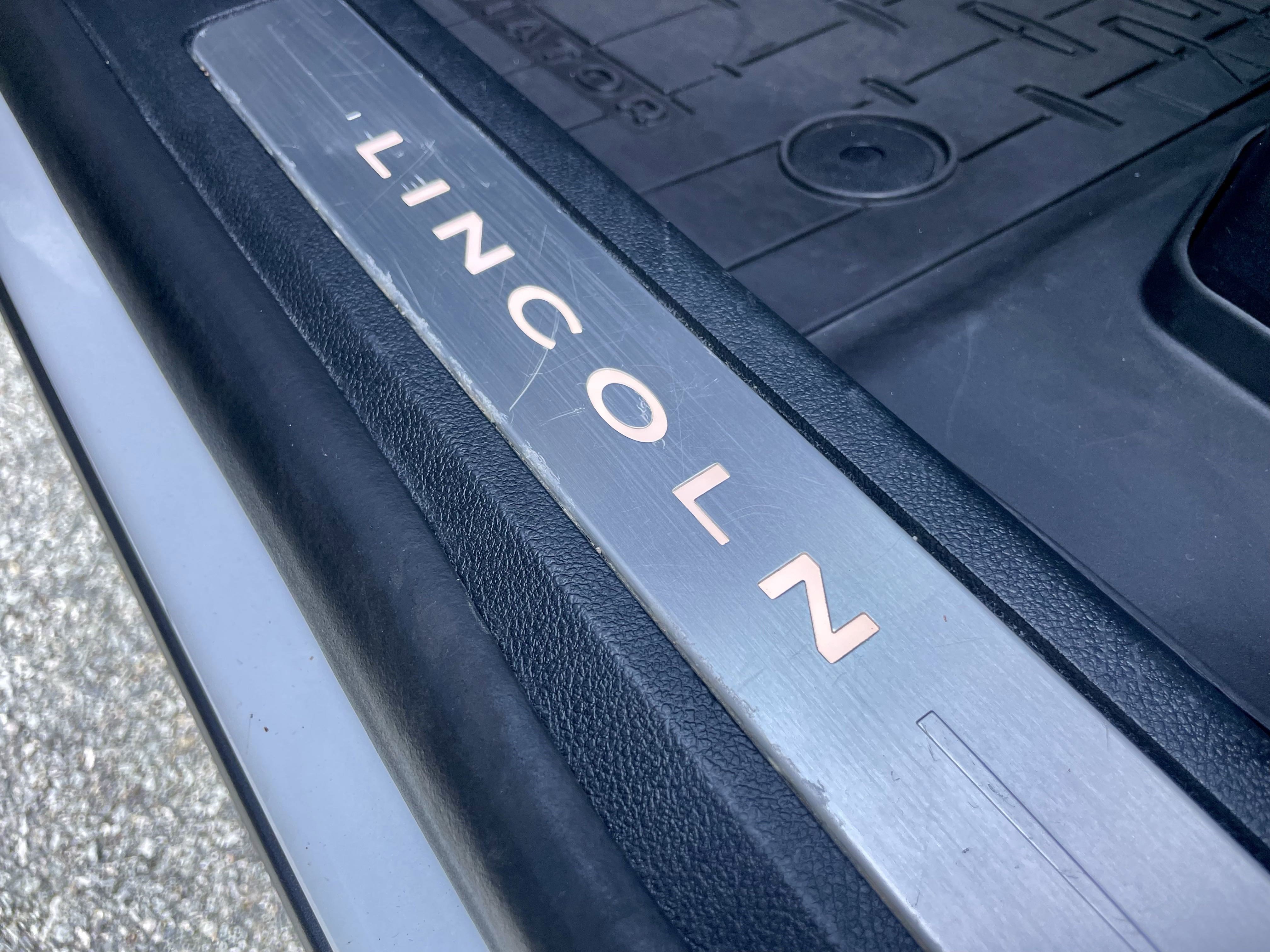 Used 2023 Lincoln Aviator Reserve w/ Equipment Group 201A image 35