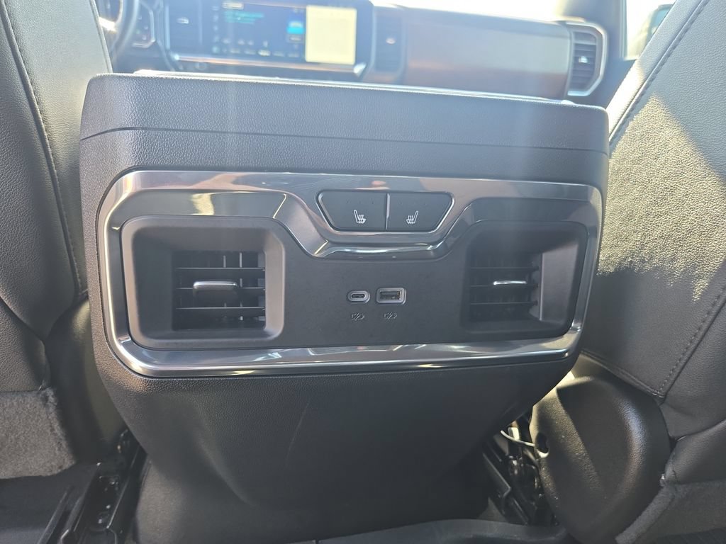 Used 2024 Chevrolet Silverado 1500 High Country w/ Technology Package AWD/4WD image 21