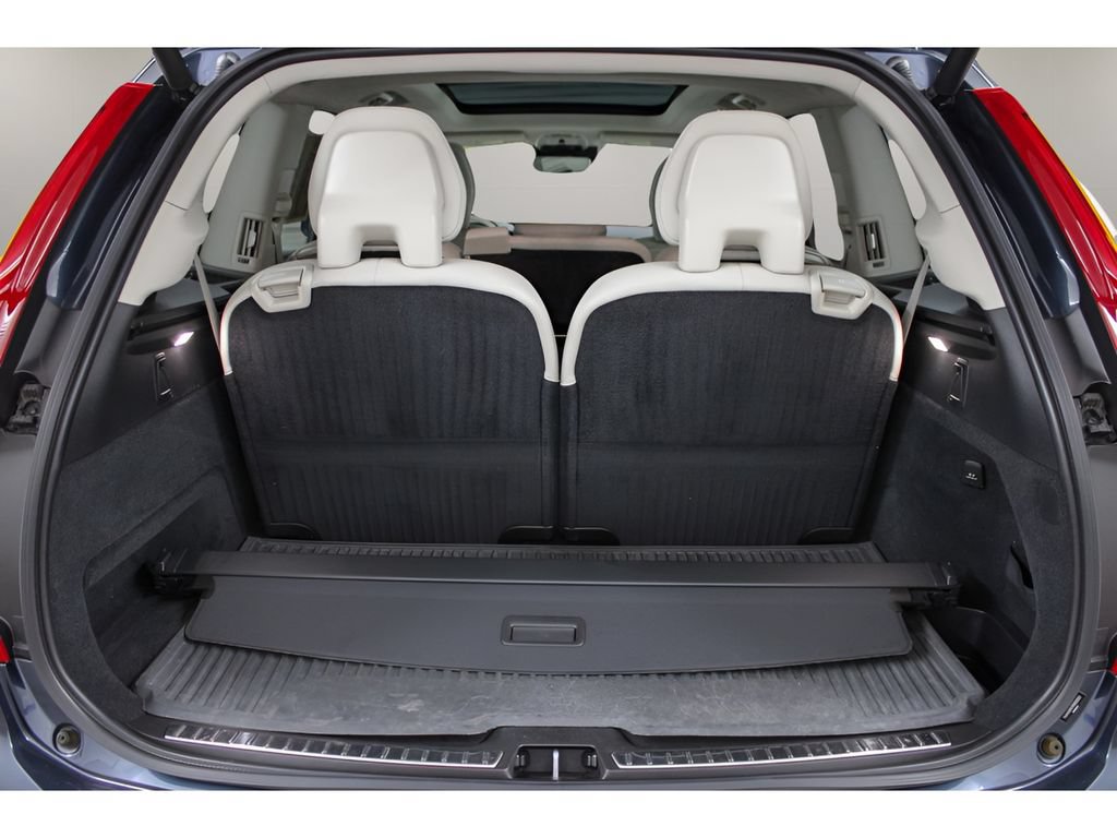 Certified 2022 Volvo XC90 T6 Momentum w/ Advanced Package AWD/4WD image 25