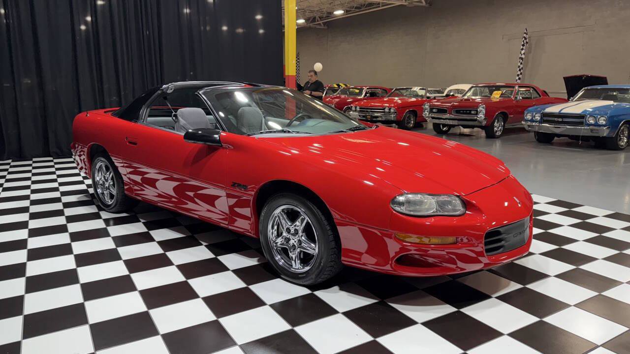 Used 1998 Chevrolet Camaro Z28 w/ Preferred Equipment Group 2 RWD image 9
