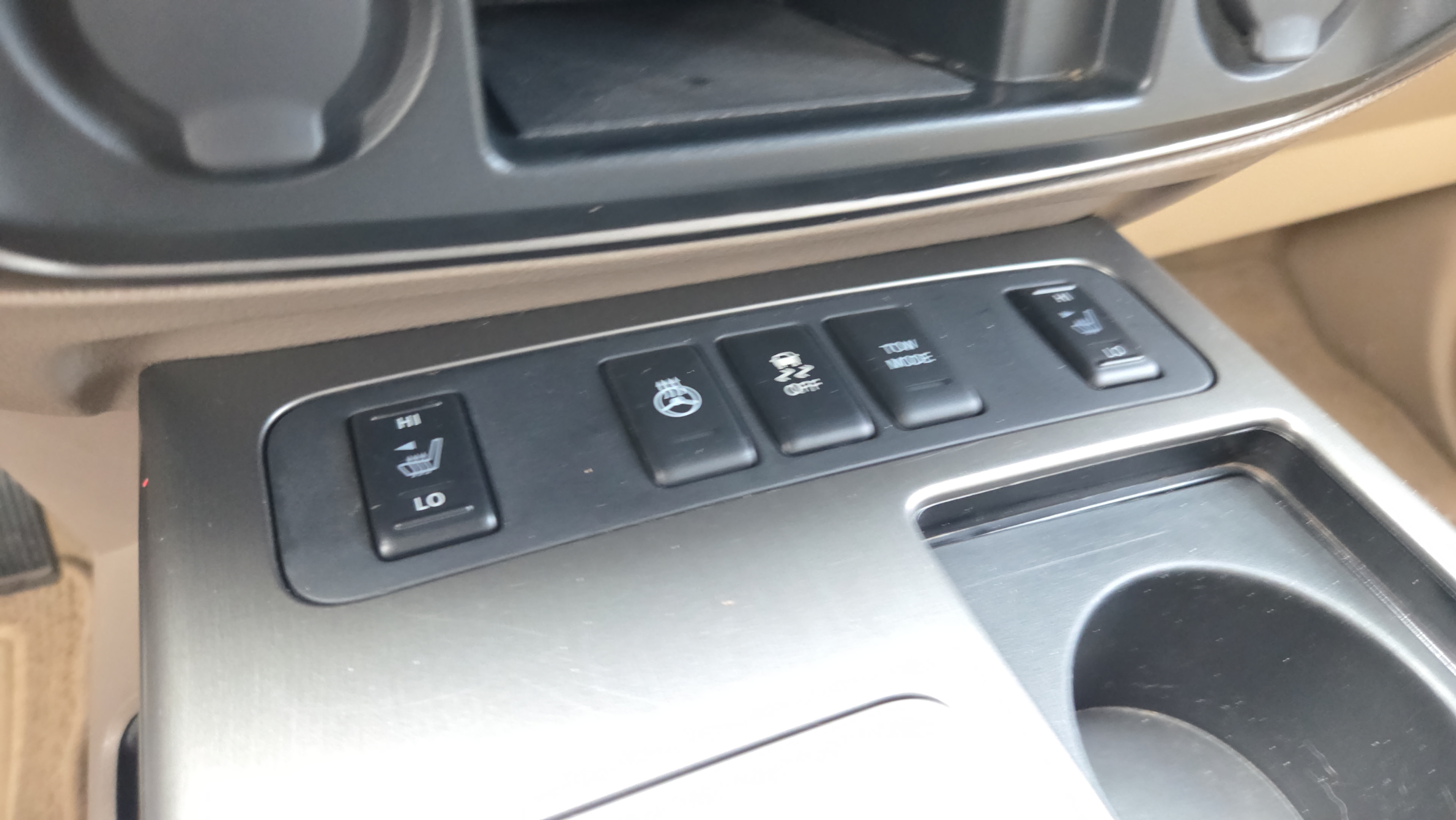 Used 2015 Nissan Armada Platinum w/ 2nd Row Captain Seat Package RWD image 23