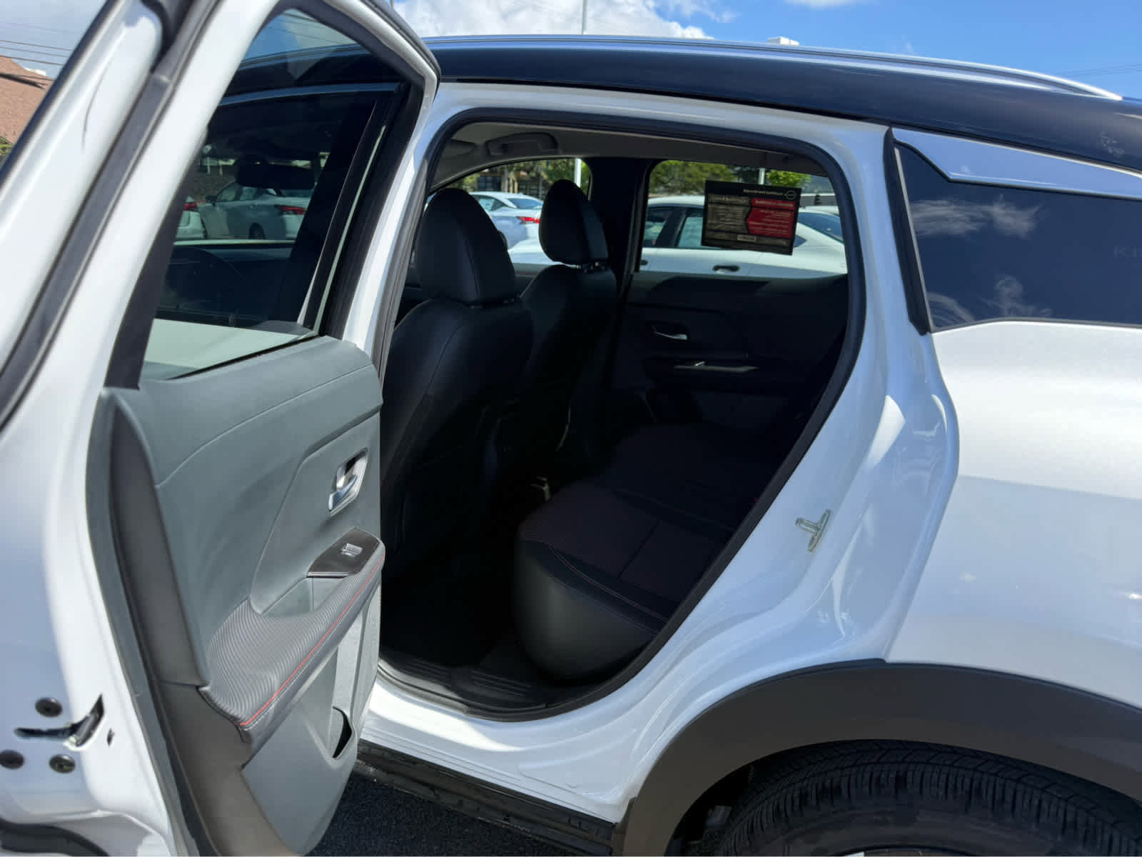 Used 2025 Nissan Kicks SR image 9