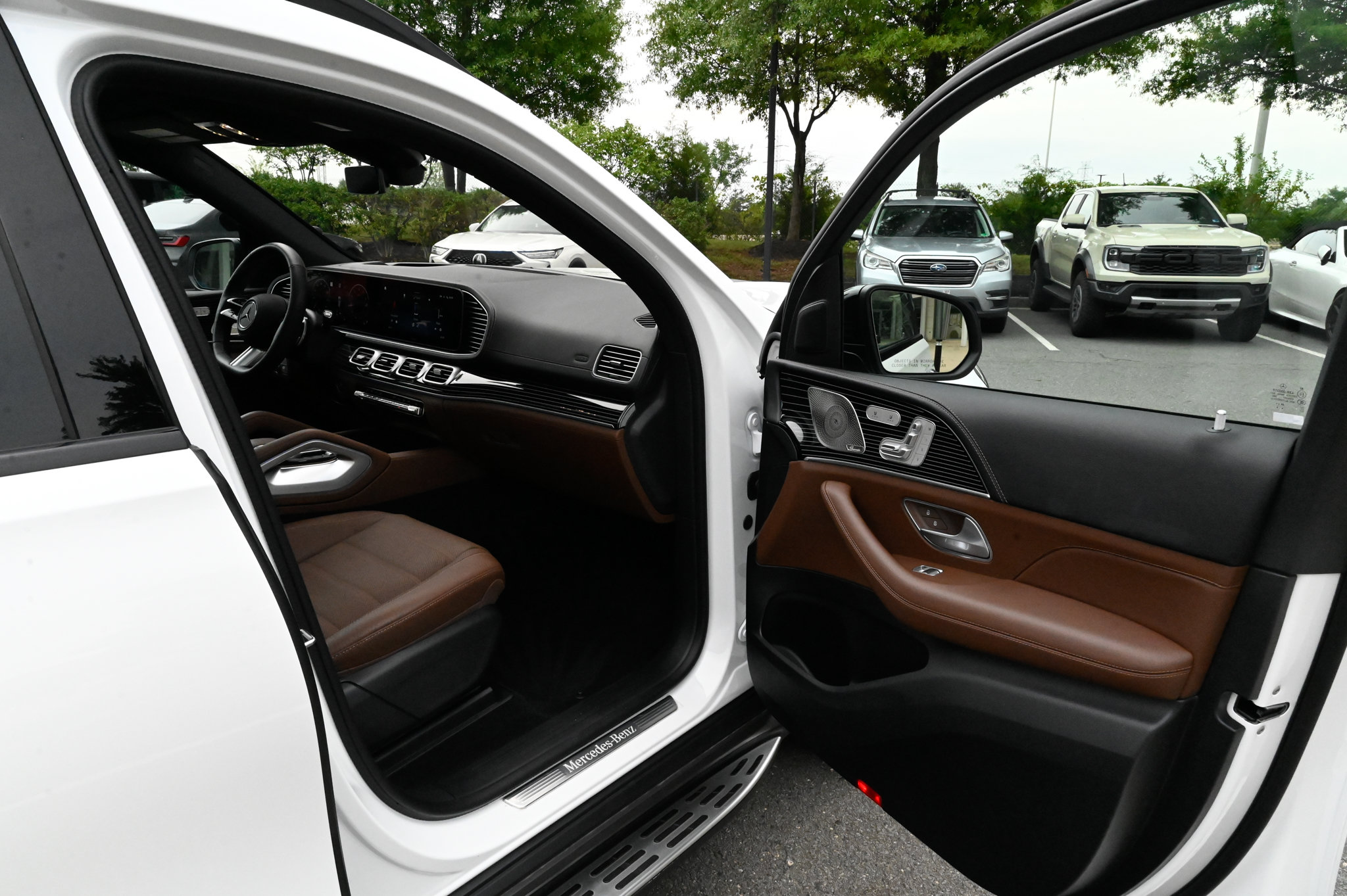 Used 2025 Mercedes-Benz GLS 580 4MATIC image 55