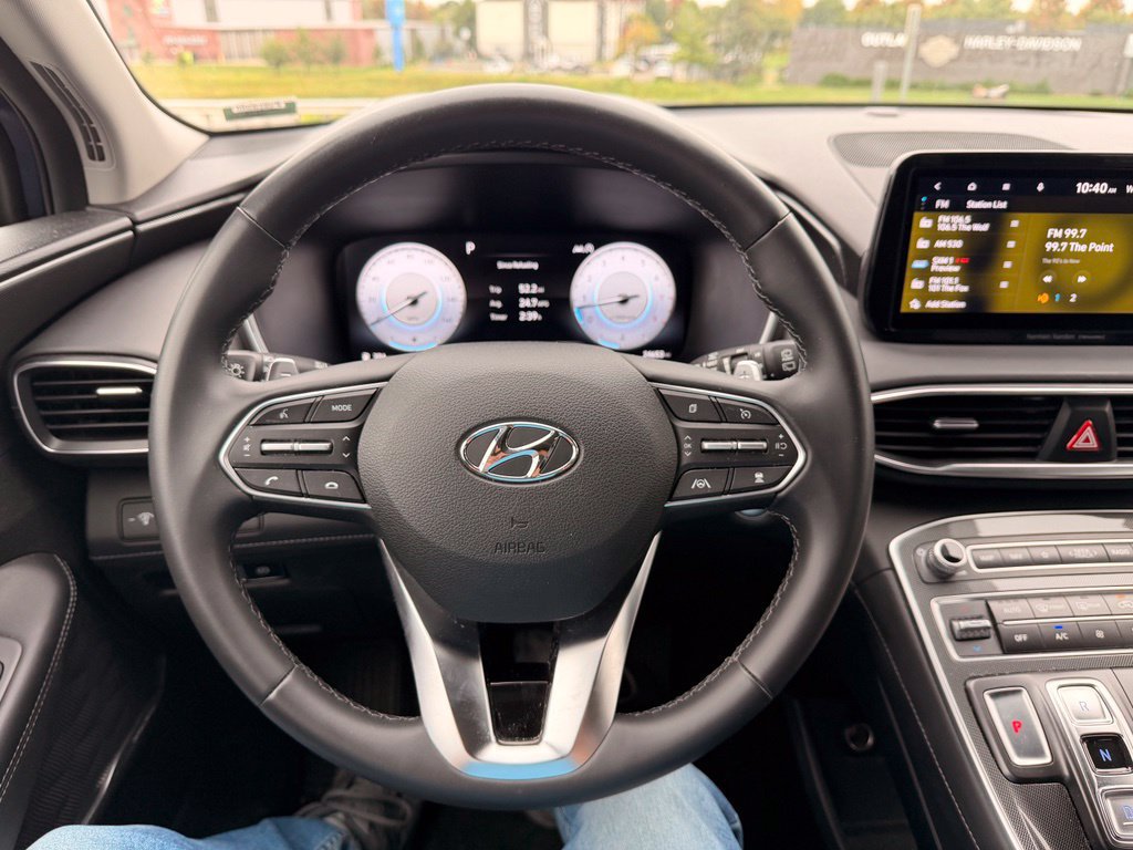 Used 2022 Hyundai Santa Fe SEL w/ Convenience + Premium Package FWD image 16