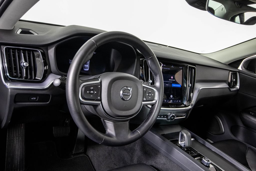 Used 2025 Volvo S60 B5 Core FWD image 16