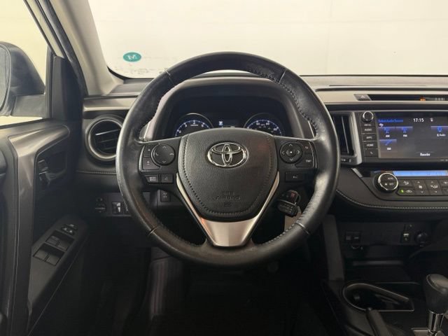 Used 2017 Toyota RAV4 XLE w/ Premium Special Value Package AWD/4WD image 35