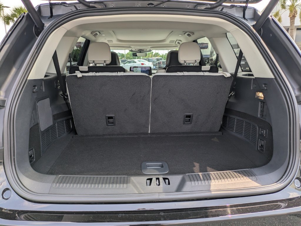 New 2026 Lincoln Aviator Reserve w/ Luxury Package RWD image 13