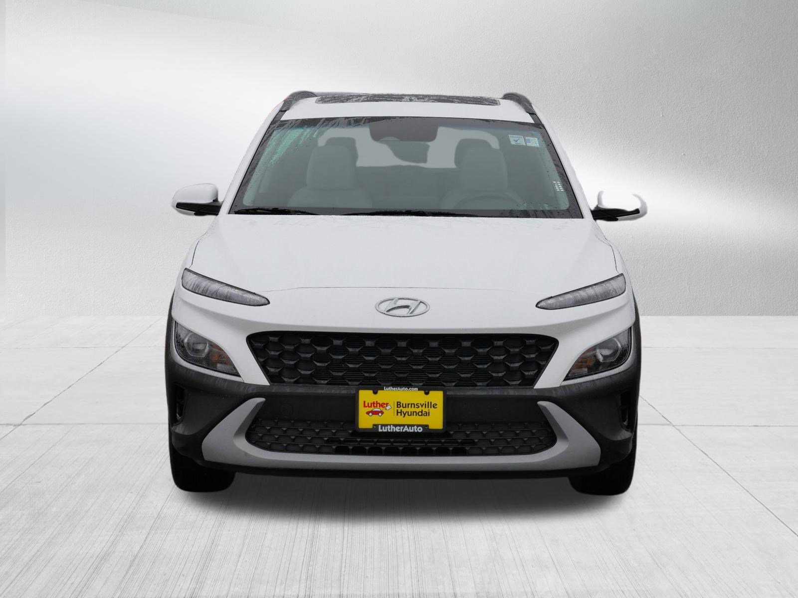 Certified 2022 Hyundai Kona SEL w/ Convenience Package image 2