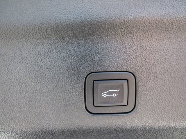 New 2025 Chevrolet Suburban Premier image 17