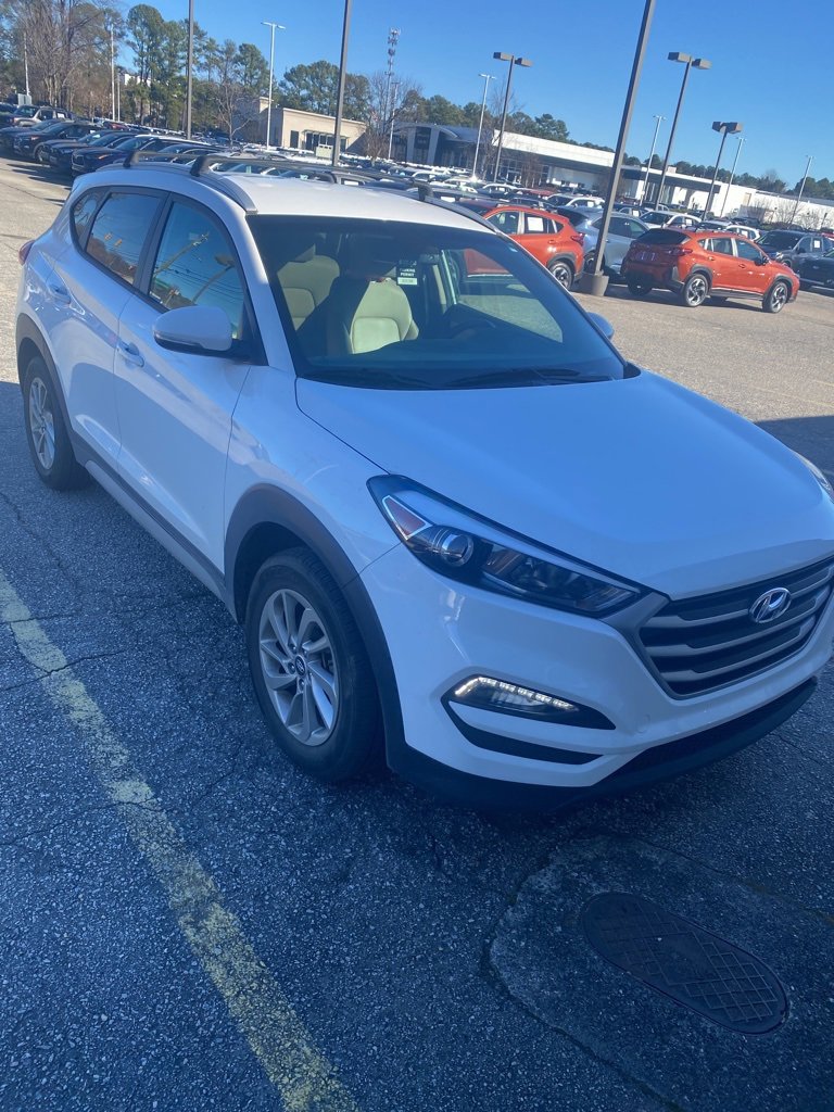 Used 2017 Hyundai Tucson SE Plus image 2