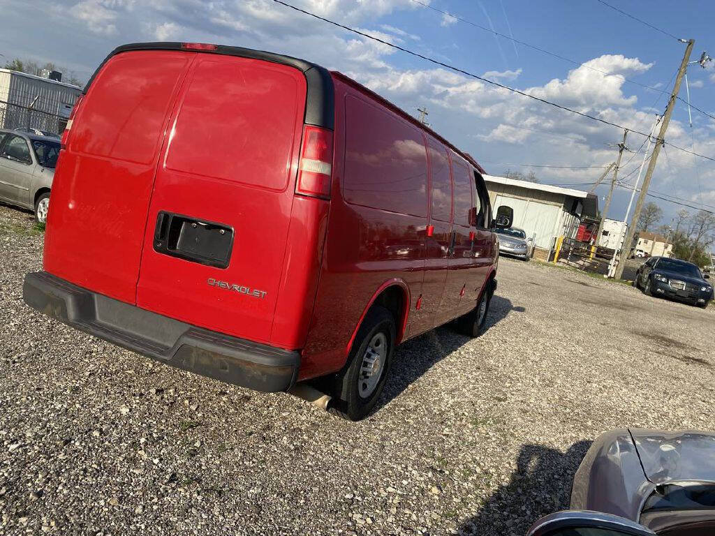 Used 2016 Chevrolet Express 2500 RWD image 3
