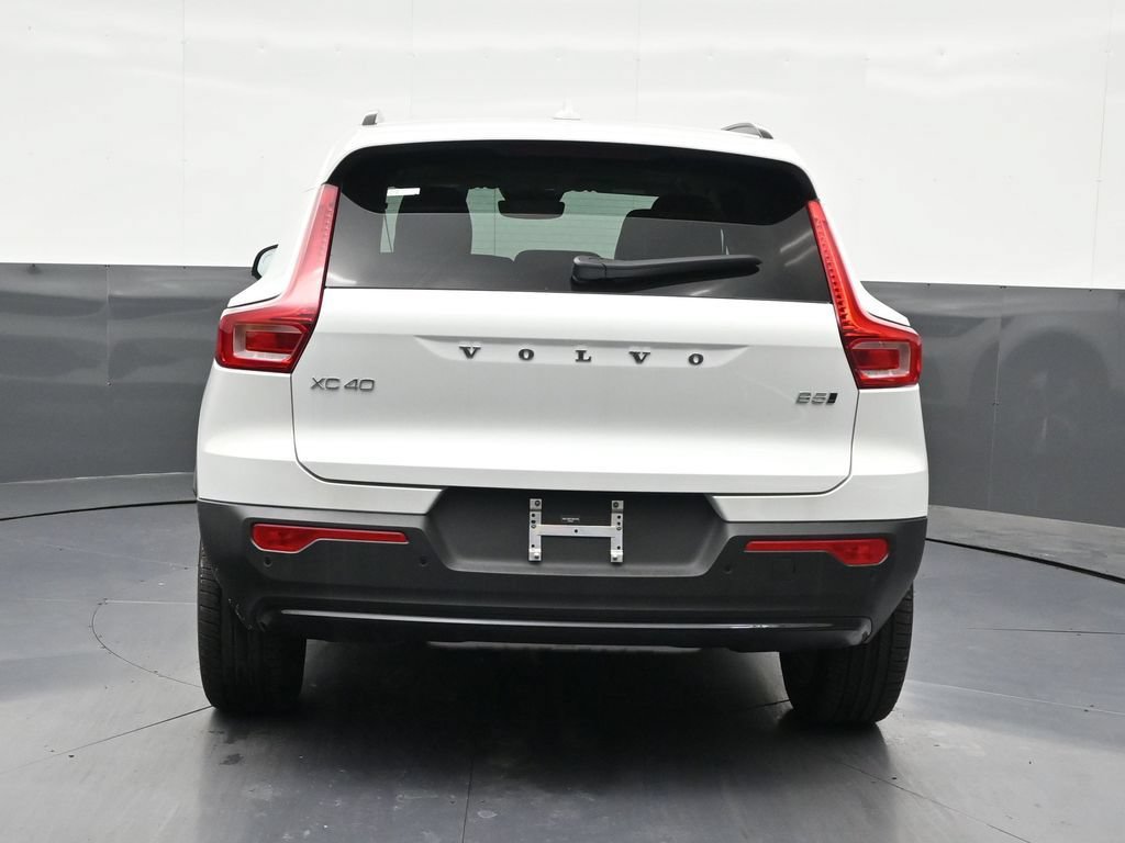 New 2026 Volvo XC40 B5 Plus w/ Protection Package Premier AWD/4WD image 4