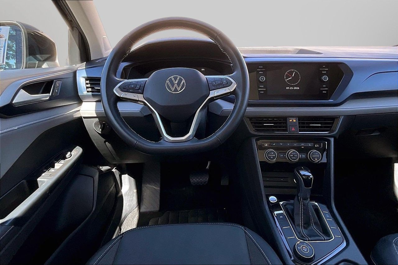 Used 2024 Volkswagen Taos SE AWD/4WD image 11
