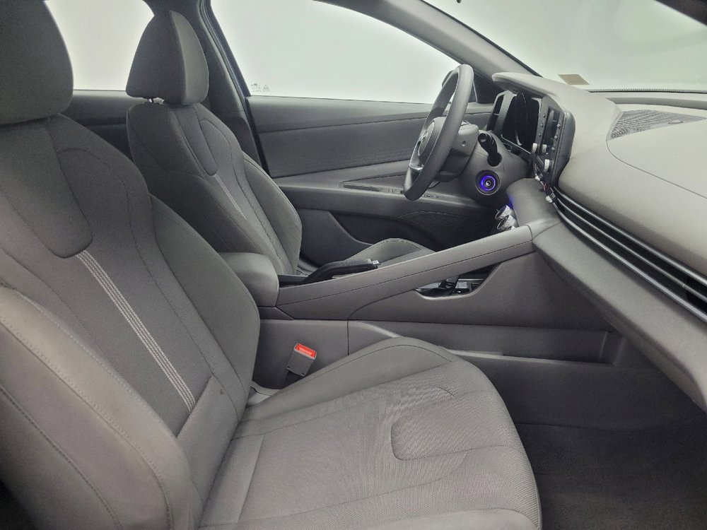 Used 2021 Hyundai Elantra SE w/ Cargo Package image 21
