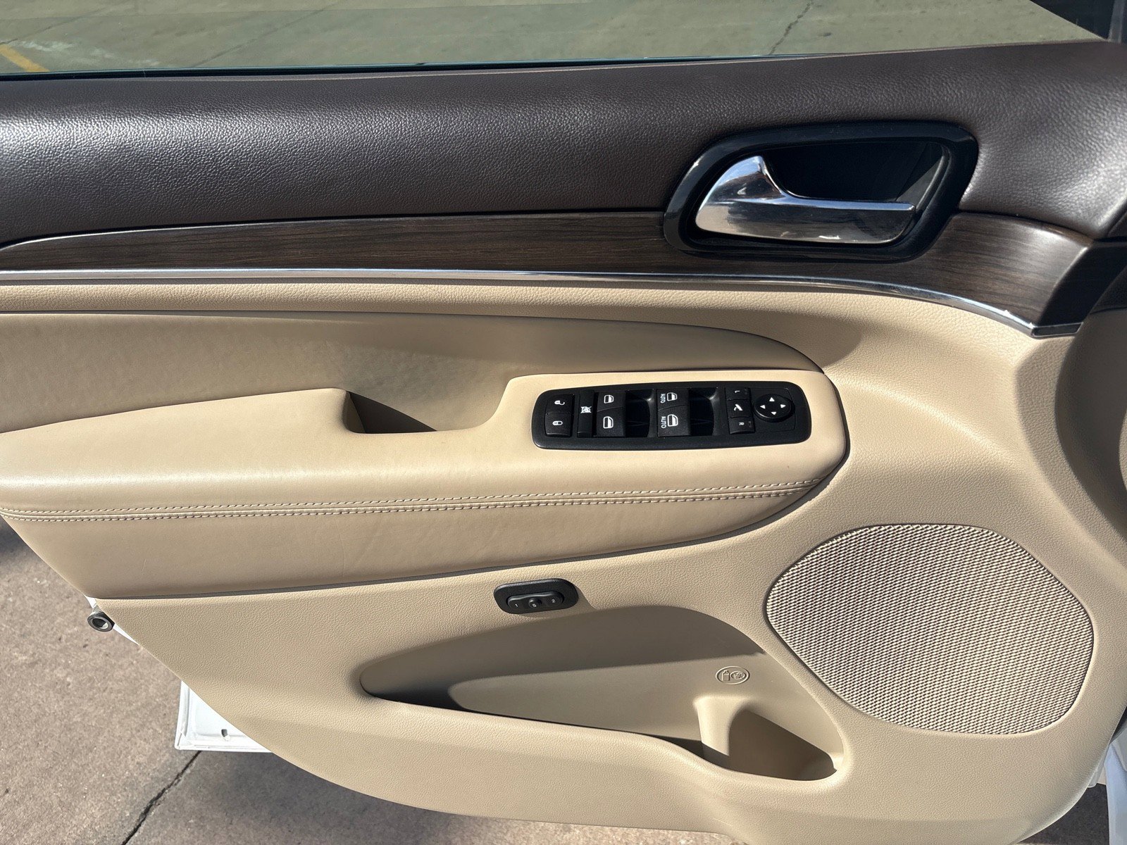 Used 2020 Jeep Grand Cherokee Overland image 14