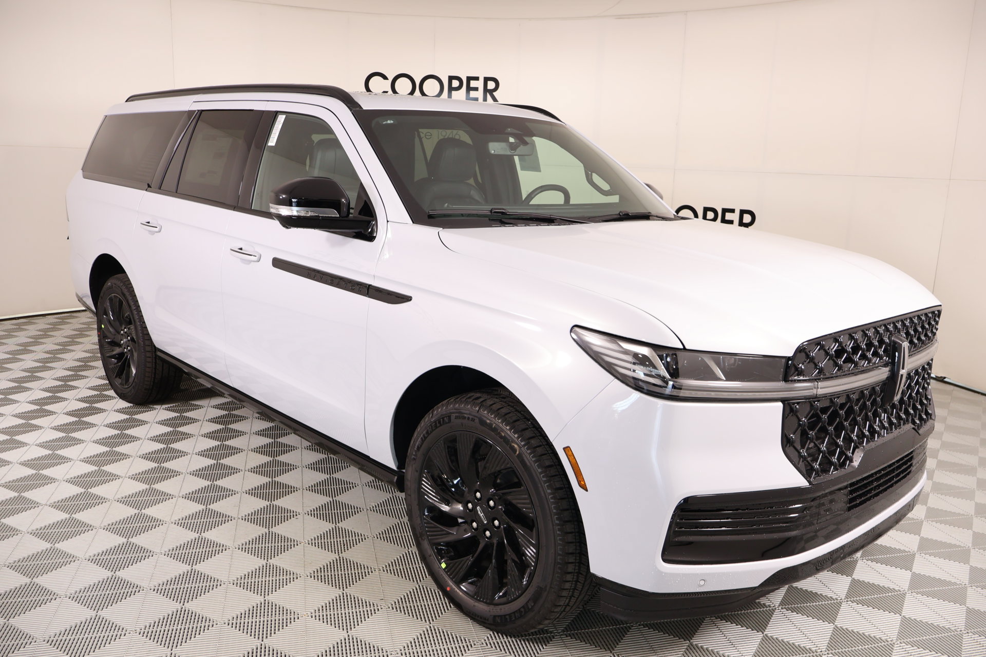 New 2026 Lincoln Navigator L Reserve w/ Jet Appearance Package AWD/4WD 360° Tour