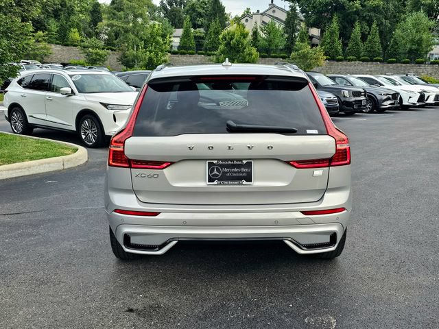 Used 2024 Volvo XC60 T8 Core AWD/4WD image 9