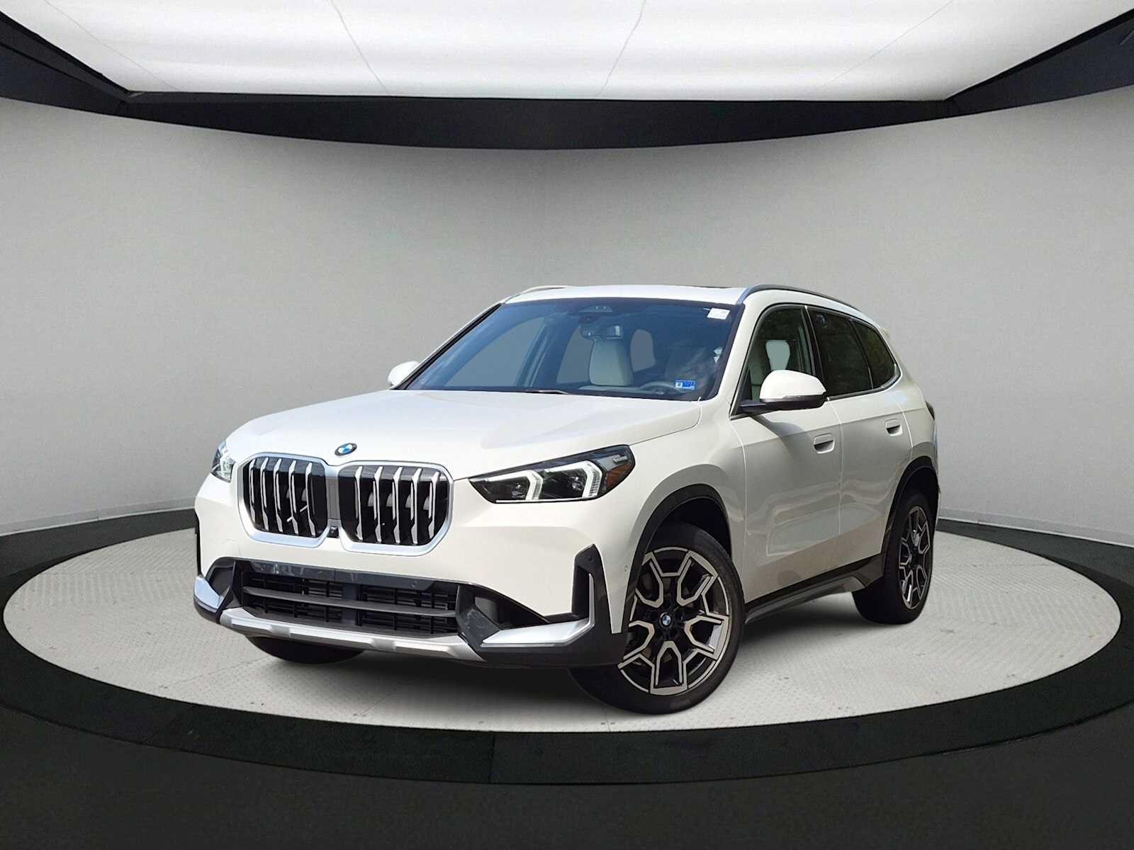 New 2027 BMW X1 xDrive28i AWD/4WD image 1