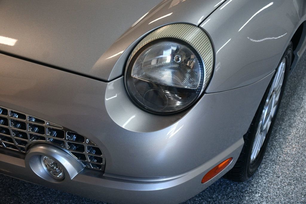 Used 2004 Ford Thunderbird RWD image 9