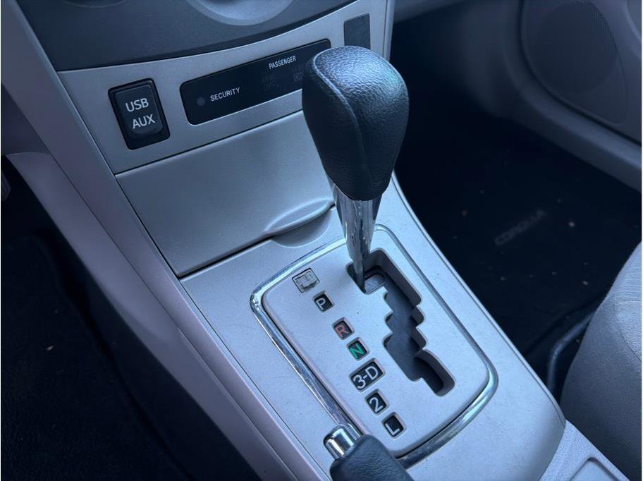 Used 2013 Toyota Corolla LE Special Edition image 18