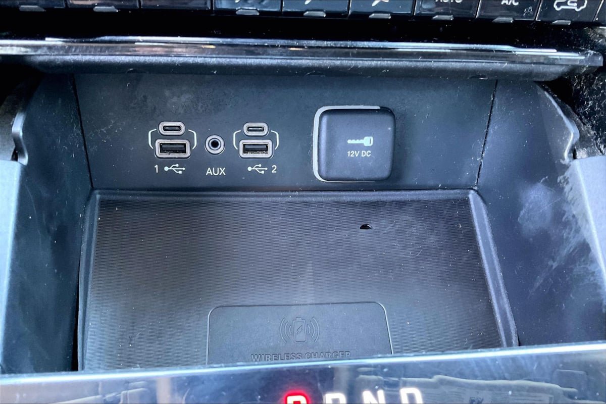 Used 2023 Jeep Grand Cherokee L Laredo w/ Luxury Tech Group I RWD image 32