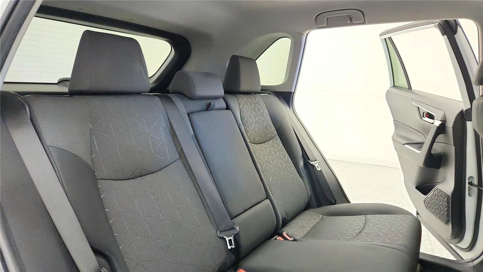 Used 2023 Toyota RAV4 XLE AWD/4WD image 36