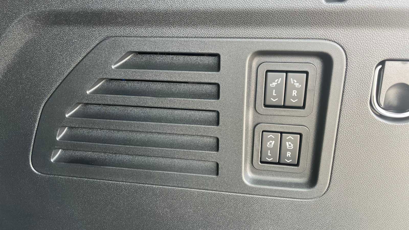 New 2026 Buick Enclave Sport Touring w/ Power Package image 27