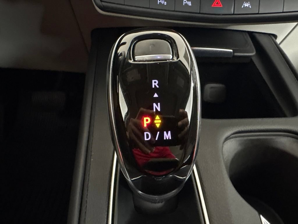 Used 2021 Cadillac XT4 Premium Luxury w/ Enhanced Visibility Package AWD/4WD image 15