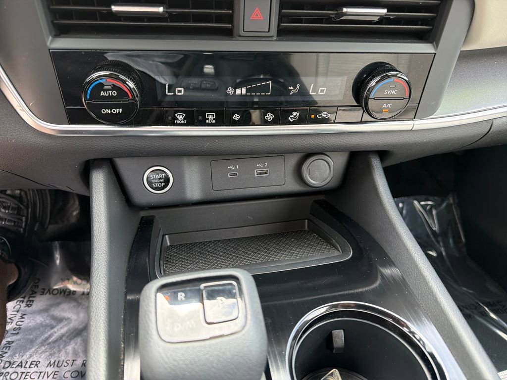 Used 2023 Nissan Rogue SV FWD image 29