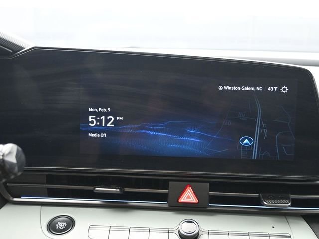 Used 2024 Hyundai Elantra Limited image 12