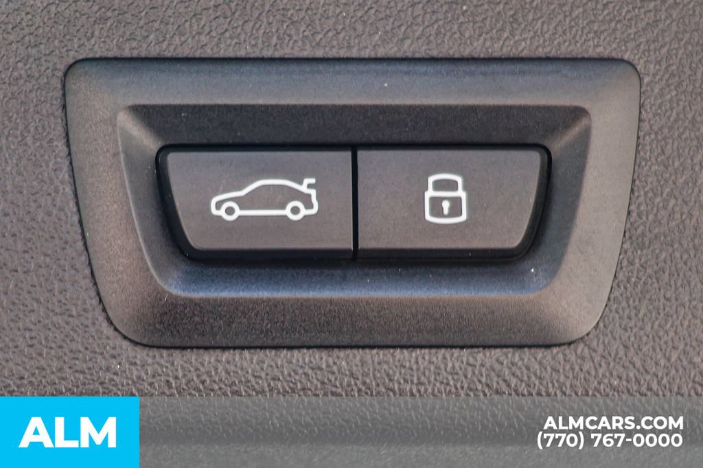 Used 2025 BMW X5 xDrive50e AWD/4WD image 23