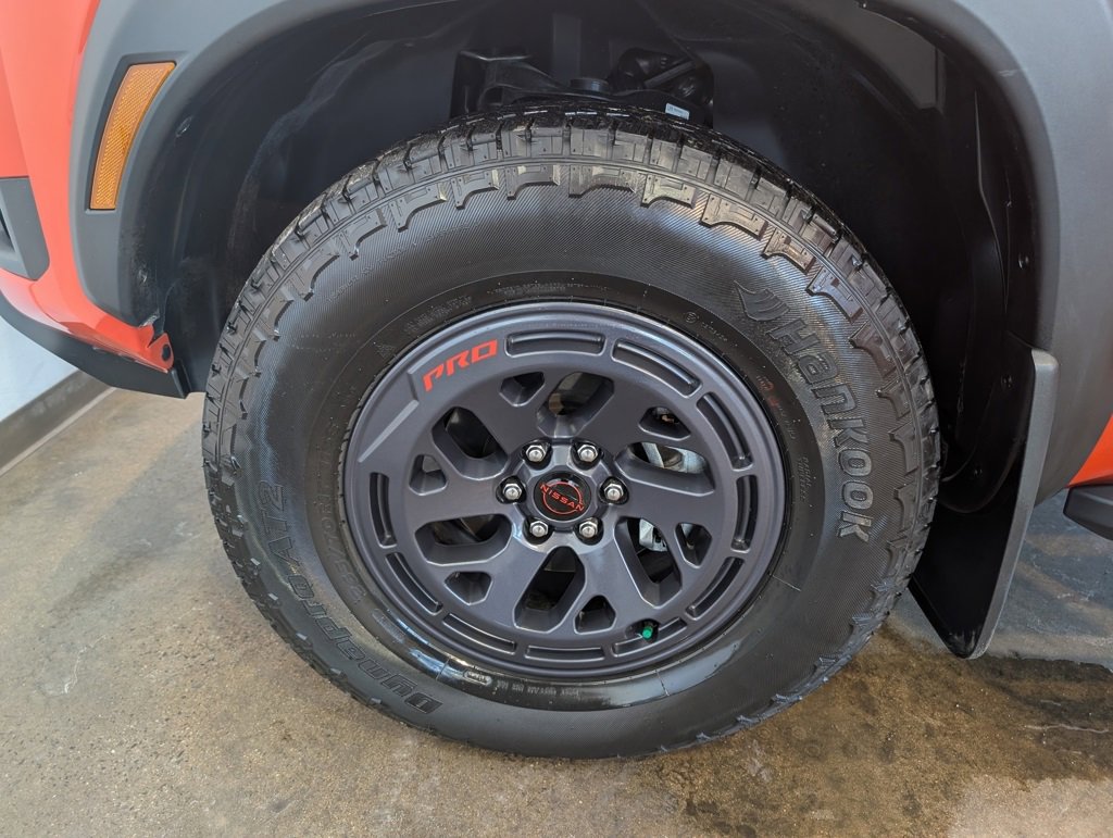 Used 2025 Nissan Frontier PRO-4X w/ Pro Convenience Package image 6