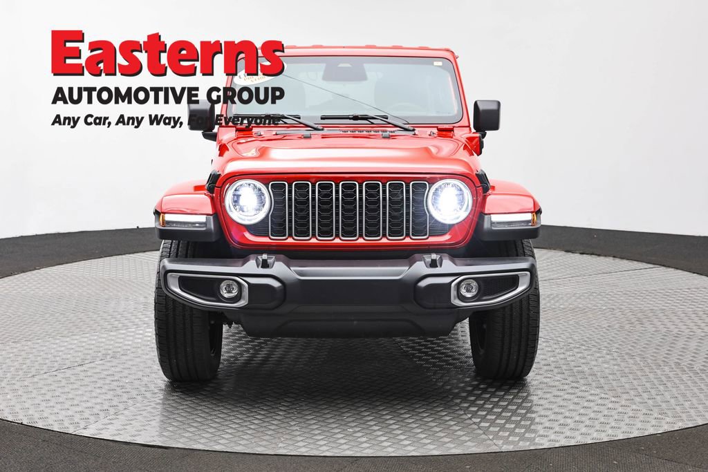 Used 2025 Jeep Wrangler Unlimited Sahara image 2