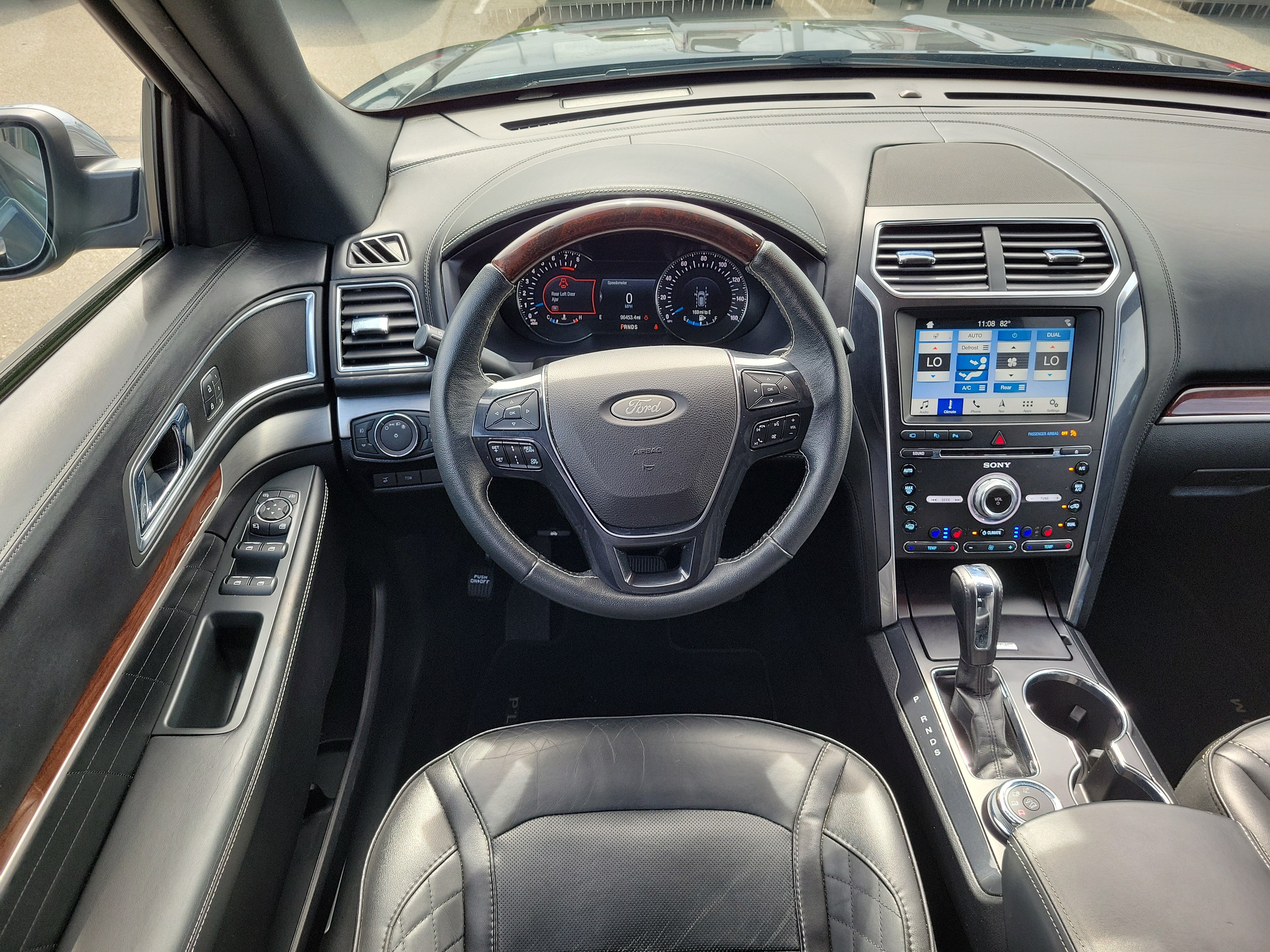 Used 2018 Ford Explorer Platinum AWD/4WD image 11