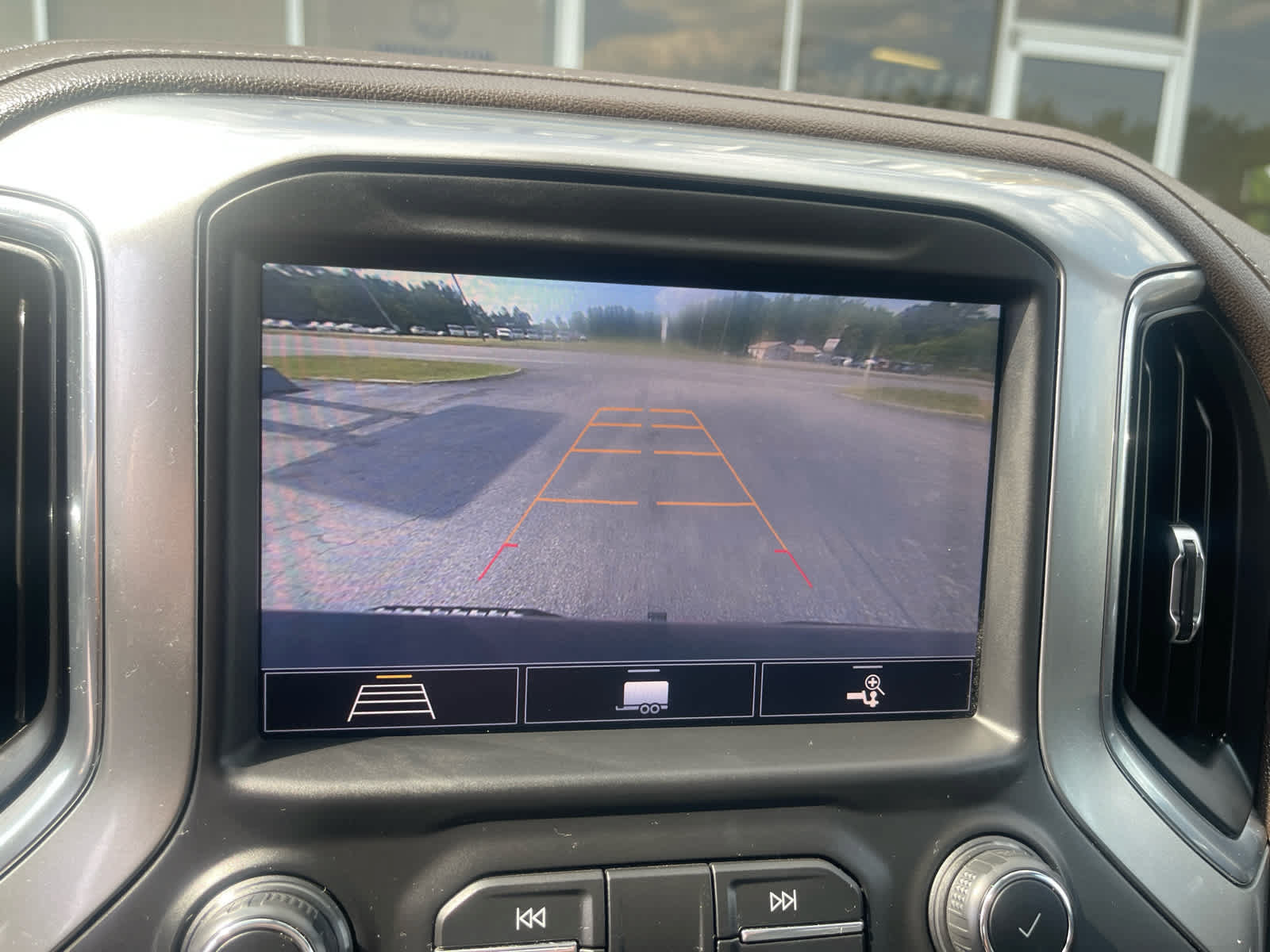 Used 2020 Chevrolet Silverado 1500 LT w/ All-Star Edition AWD/4WD image 18