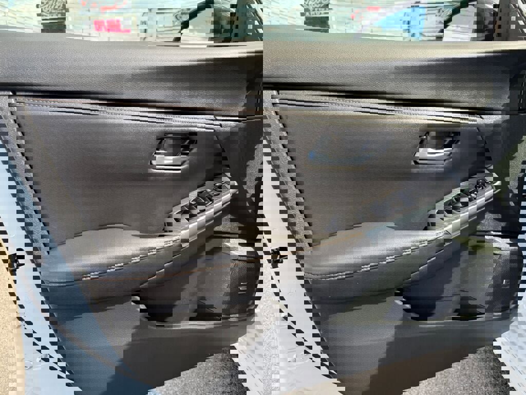 Used 2021 Nissan Sentra SR w/ SR Premium Package image 10