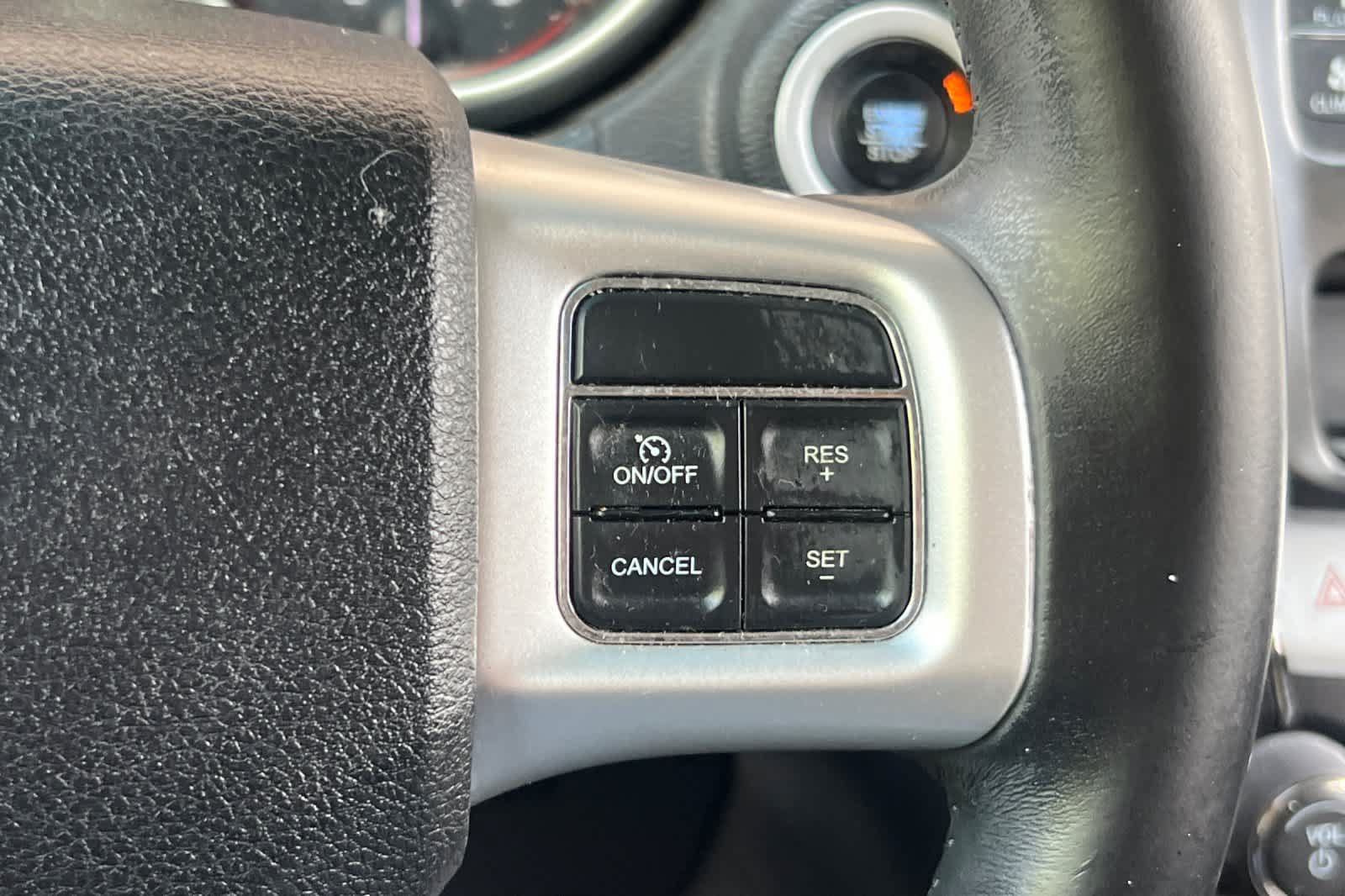 Used 2018 Dodge Journey SE w/ Connectivity Group FWD image 26