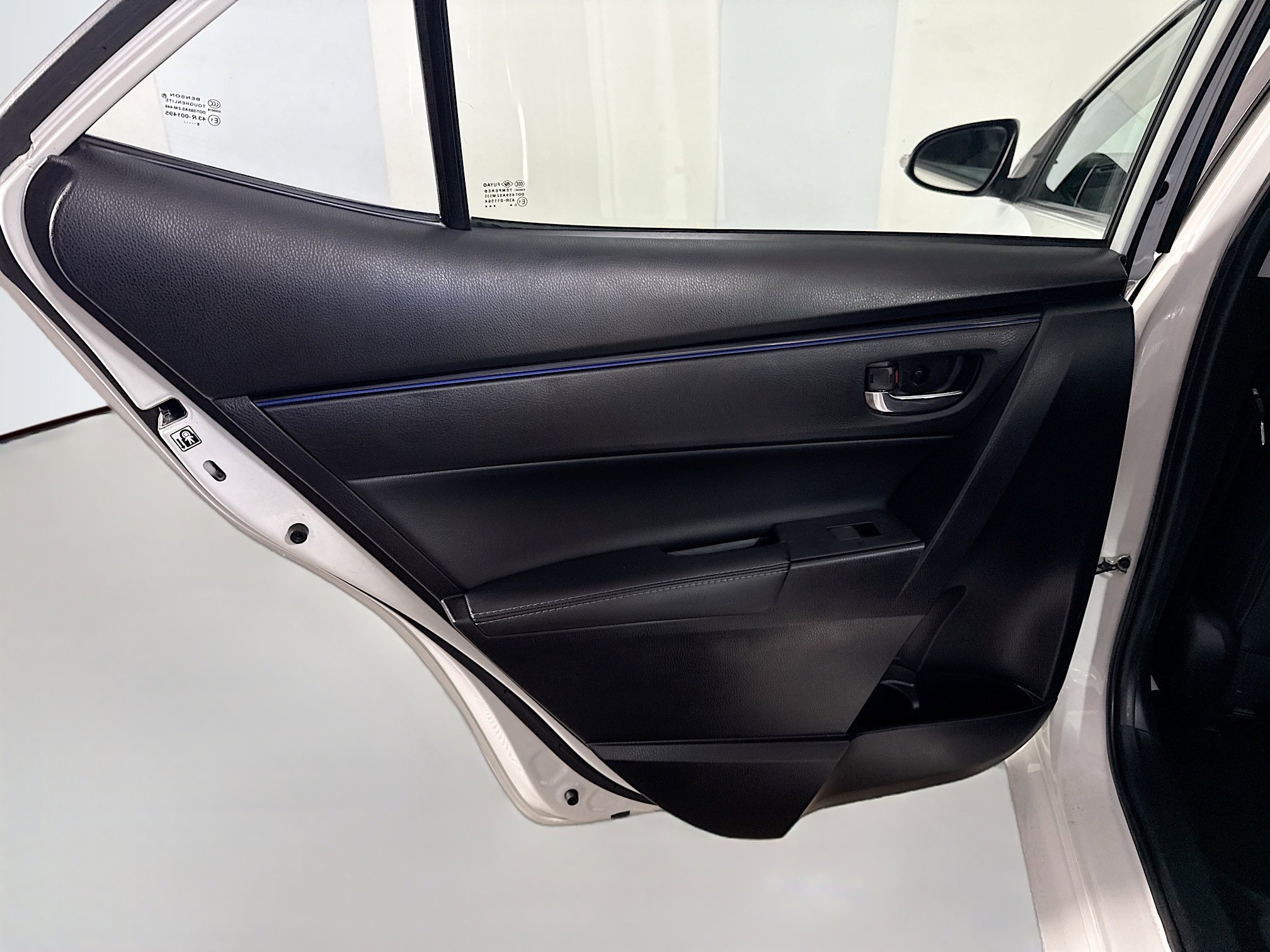 Used 2018 Toyota Corolla XSE w/ Carpet Mat Package (TMS) FWD image 26