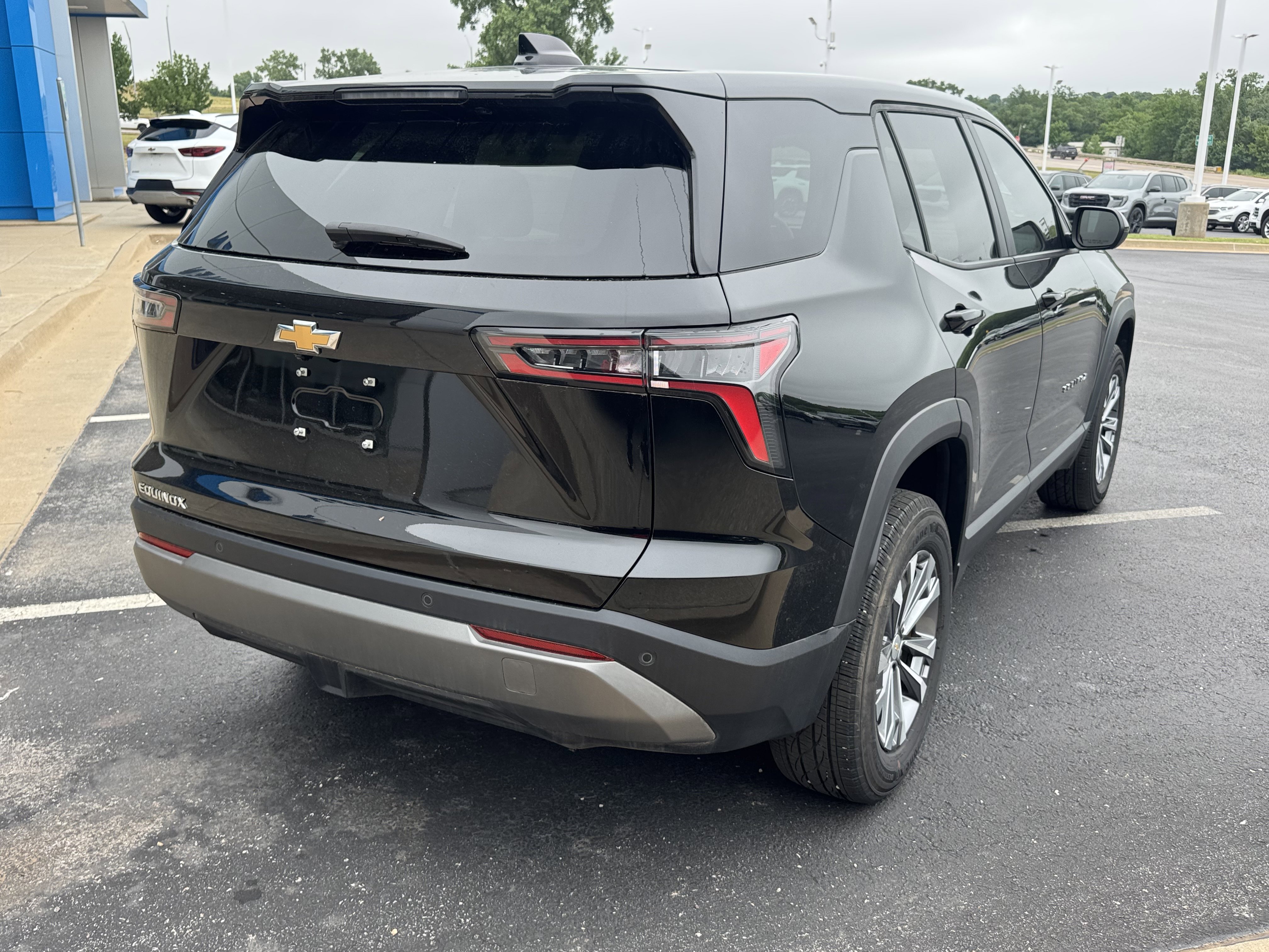 Used 2026 Chevrolet Equinox LT FWD image 4