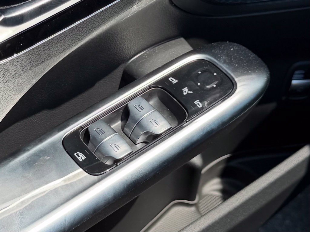 New 2026 Mercedes-Benz C 300 Sedan image 31