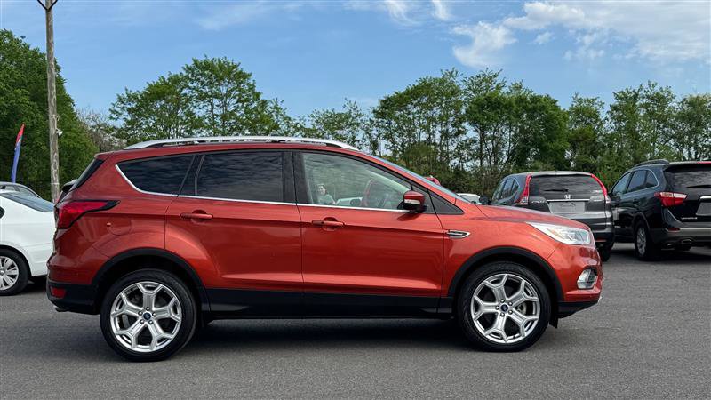 Used 2019 Ford Escape Titanium AWD/4WD image 4