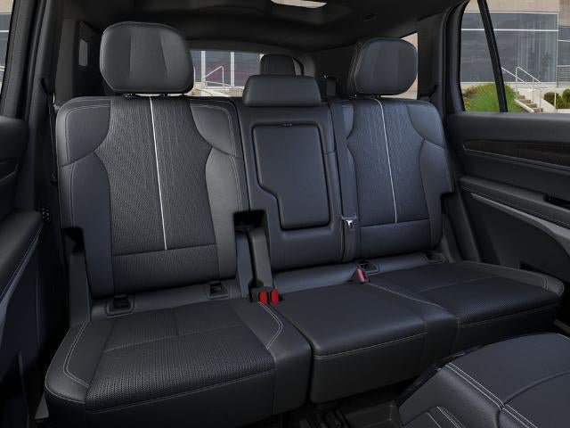 New 2027 Cadillac Vistiq Luxury w/ LPO, Floor Liner Package AWD/4WD image 17
