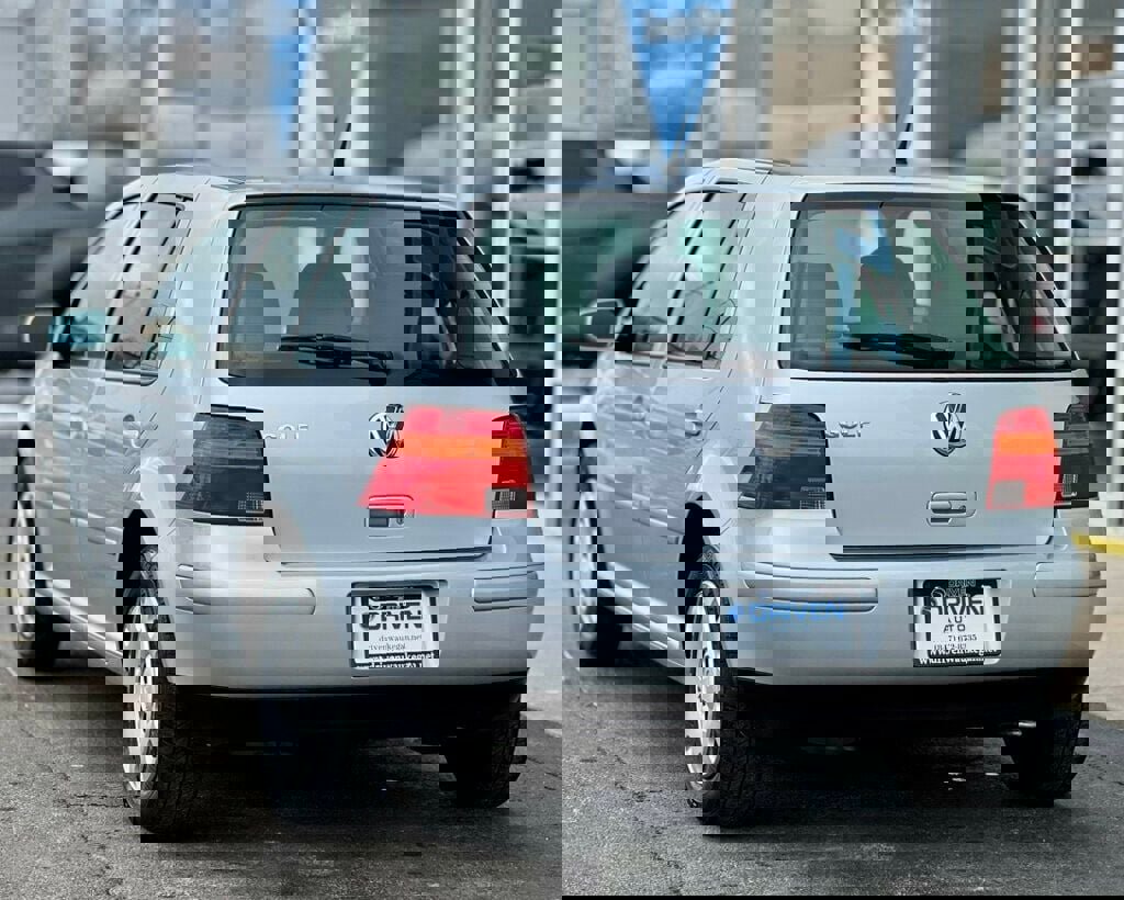 Used 2005 Volkswagen Golf GL image 3