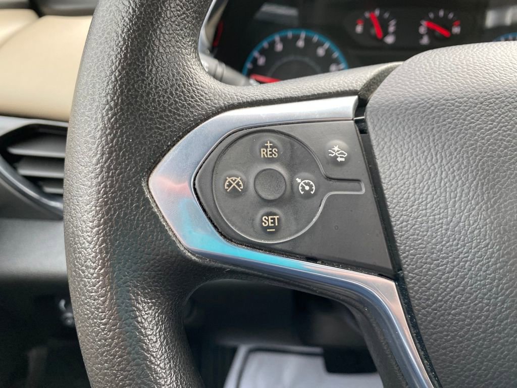 Used 2022 Chevrolet Traverse LS image 26