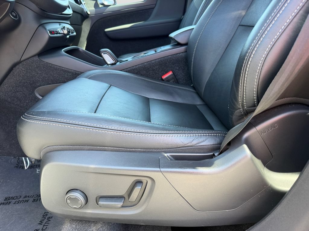 Used 2021 Volvo XC40 T5 Momentum AWD/4WD image 17