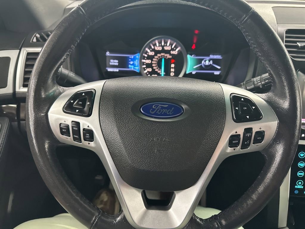 Used 2014 Ford Explorer Limited w/ Equipment Group 302A AWD/4WD image 37