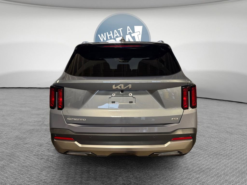 Certified 2025 Kia Sorento S image 5