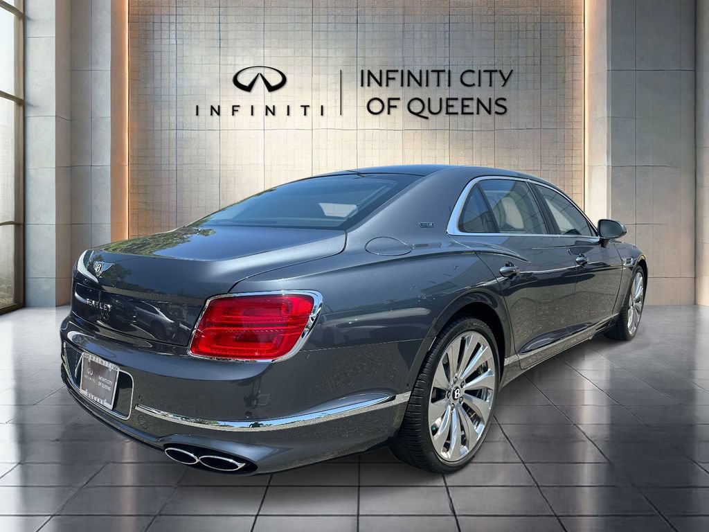 Used 2024 Bentley Flying Spur V8 AWD/4WD image 2