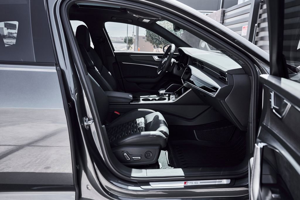Used 2022 Audi RS 6 image 30